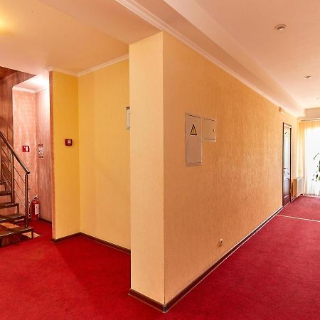Oasis Hotel Odessa Buitenkant foto