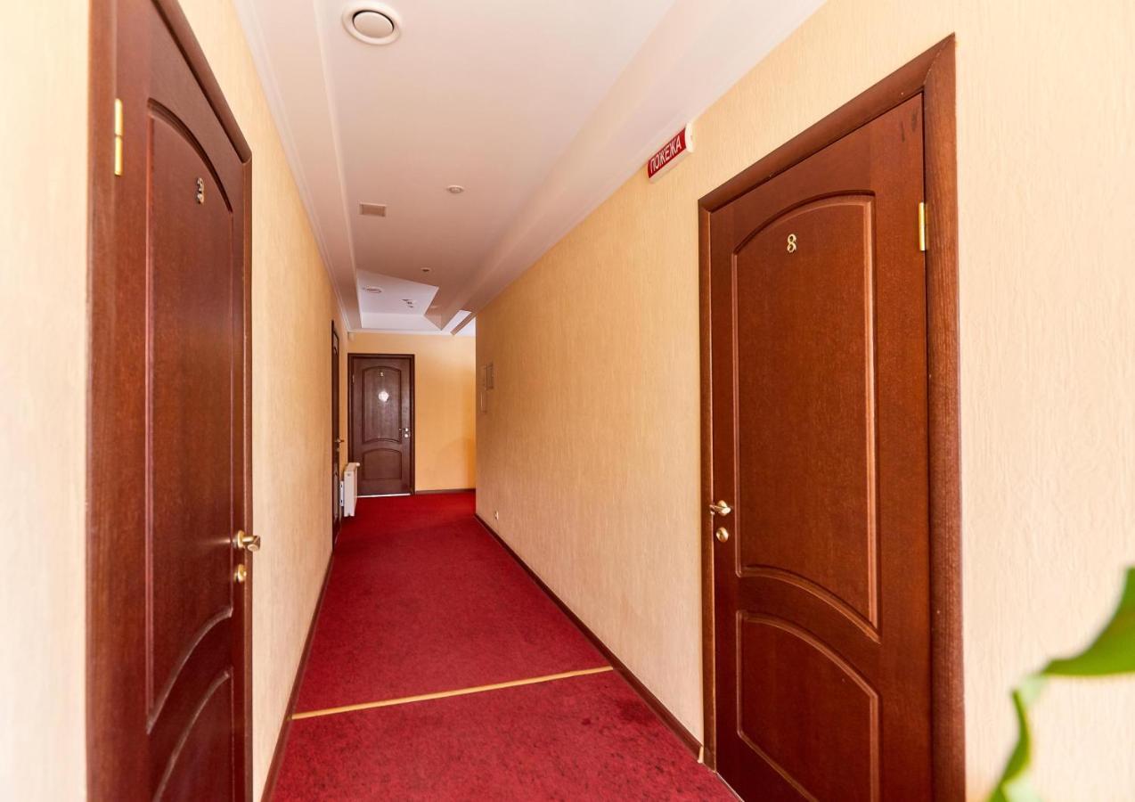 Oasis Hotel Odessa Buitenkant foto