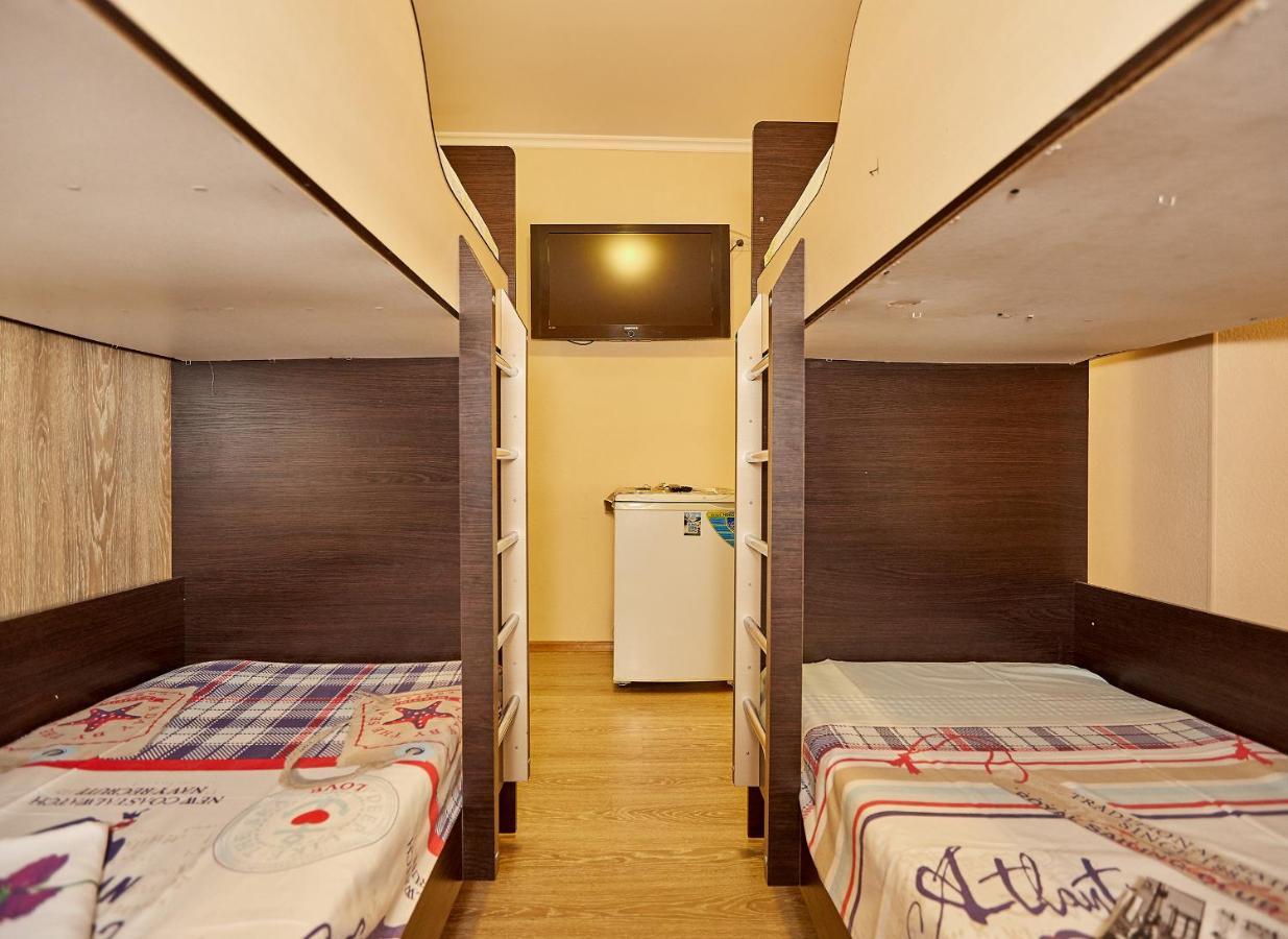 Oasis Hotel Odessa Buitenkant foto