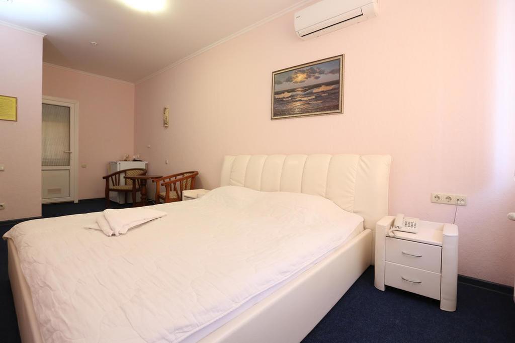 Oasis Hotel Odessa Kamer foto
