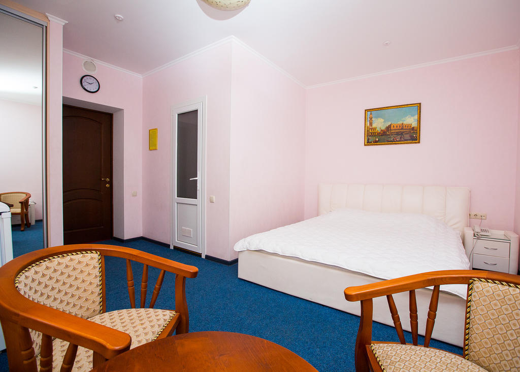 Oasis Hotel Odessa Kamer foto
