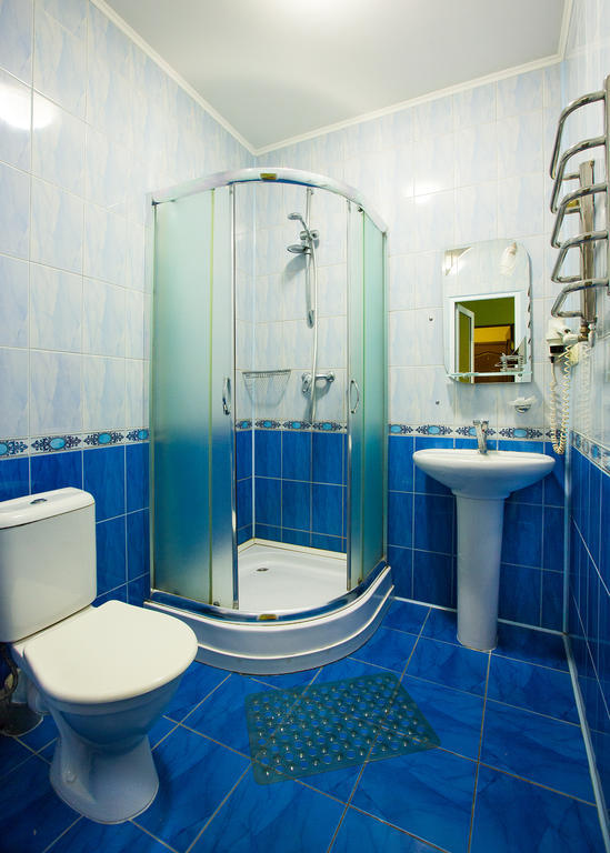 Oasis Hotel Odessa Buitenkant foto
