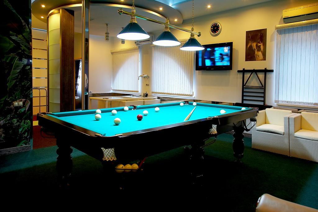 Oasis Hotel Odessa Buitenkant foto